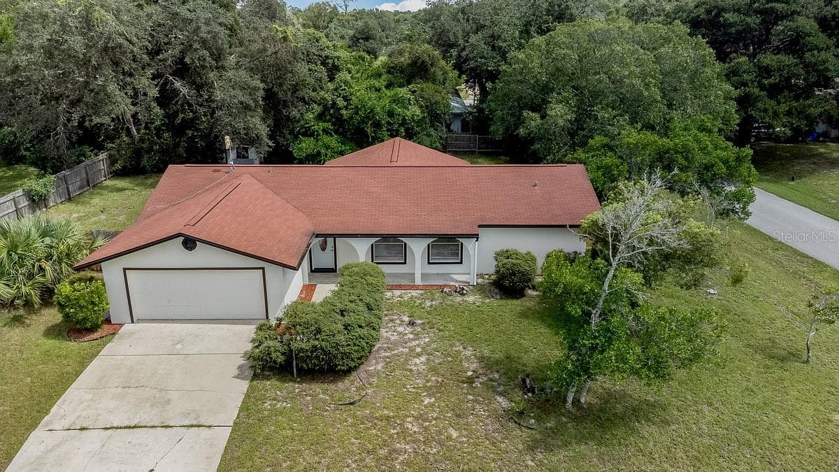 Single Family Residence at 2 BLAINE TREE PL, PALM COAST, photo 2 of 23