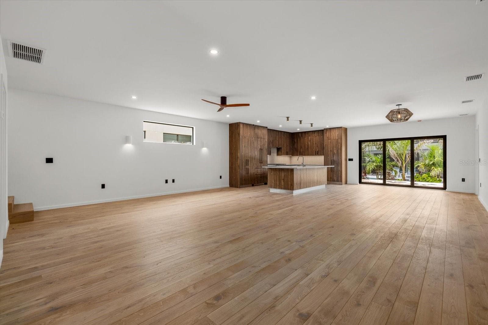 Single Family Residence at 1675 5TH ST, SARASOTA, photo 10 of 74