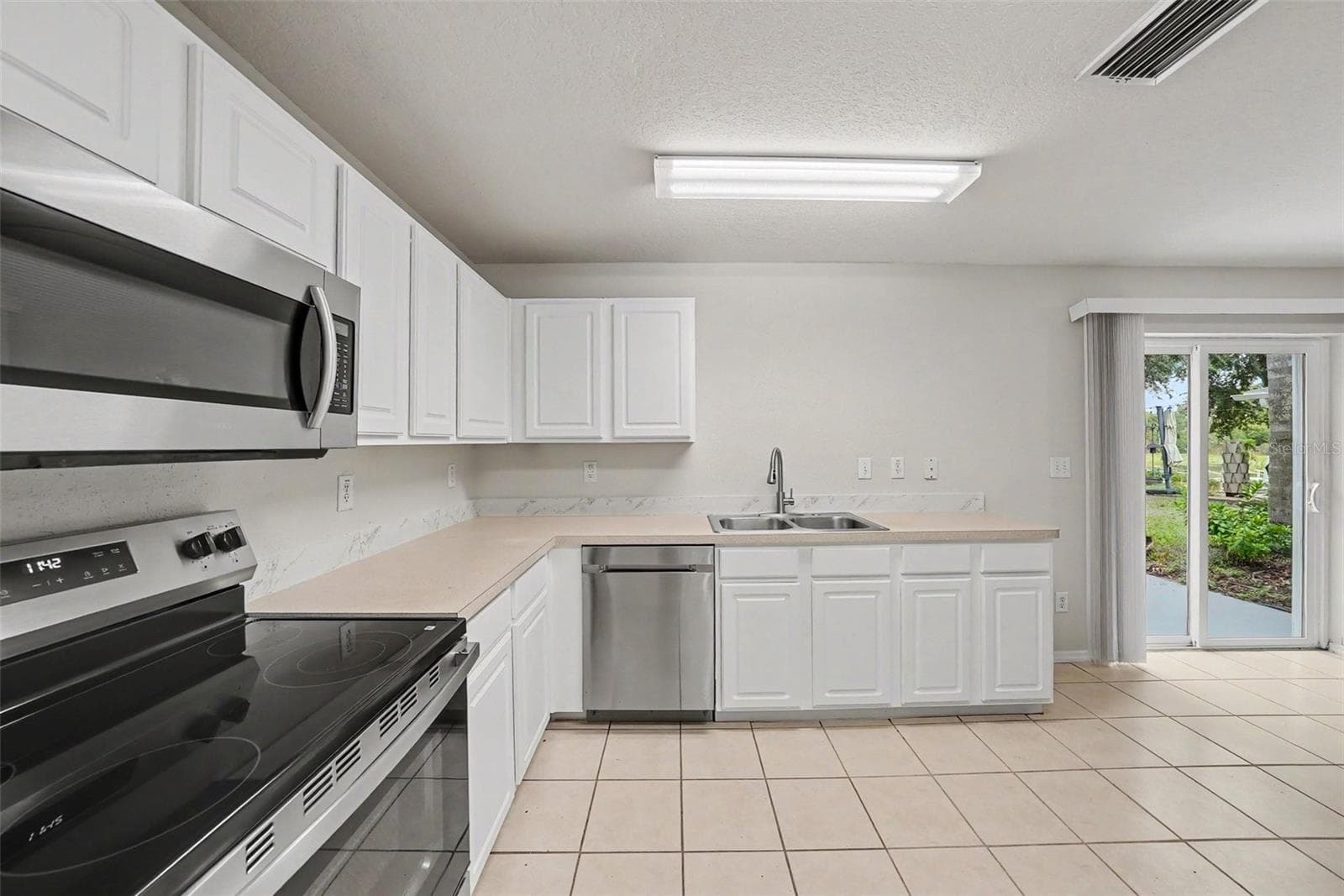 Single Family Residence at 13939 JACOBSON DR, ODESSA, photo 8 of 20