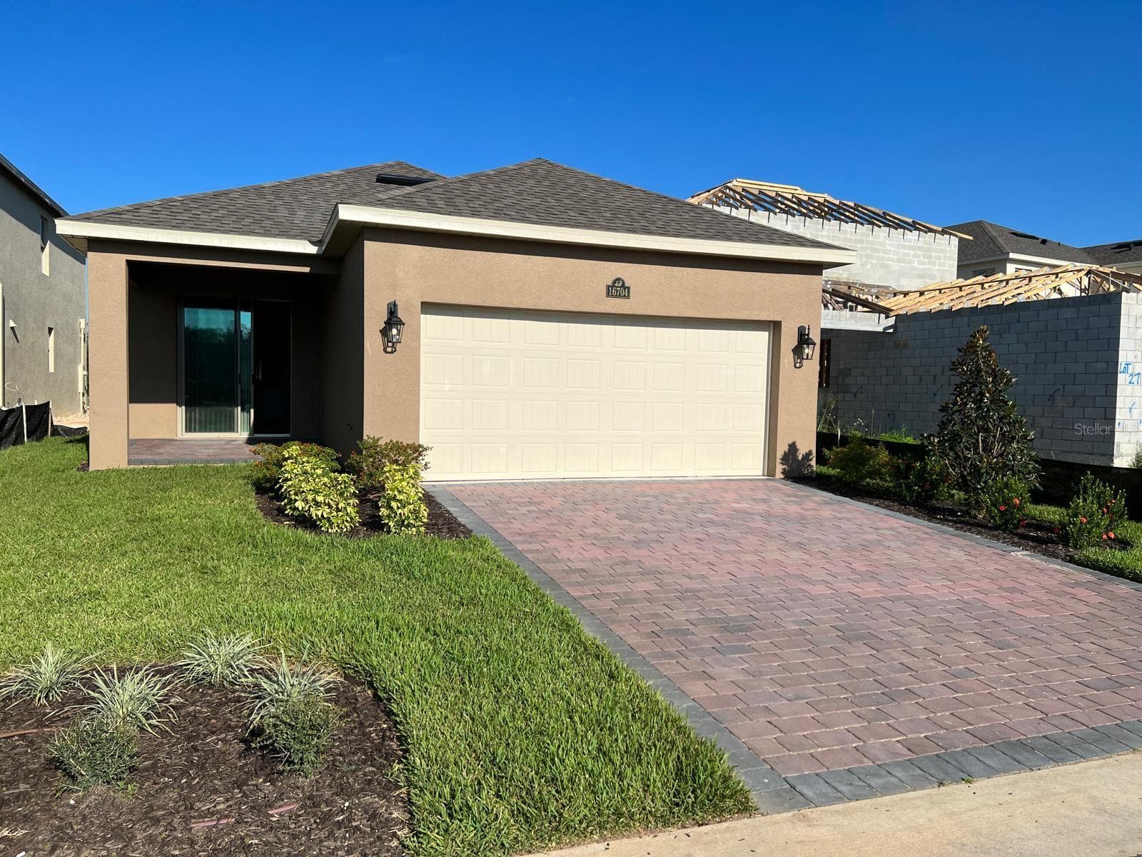 Single Family Residence at 16704 POINT ROCK DR, WINTER GARDEN, photo 2 of 23