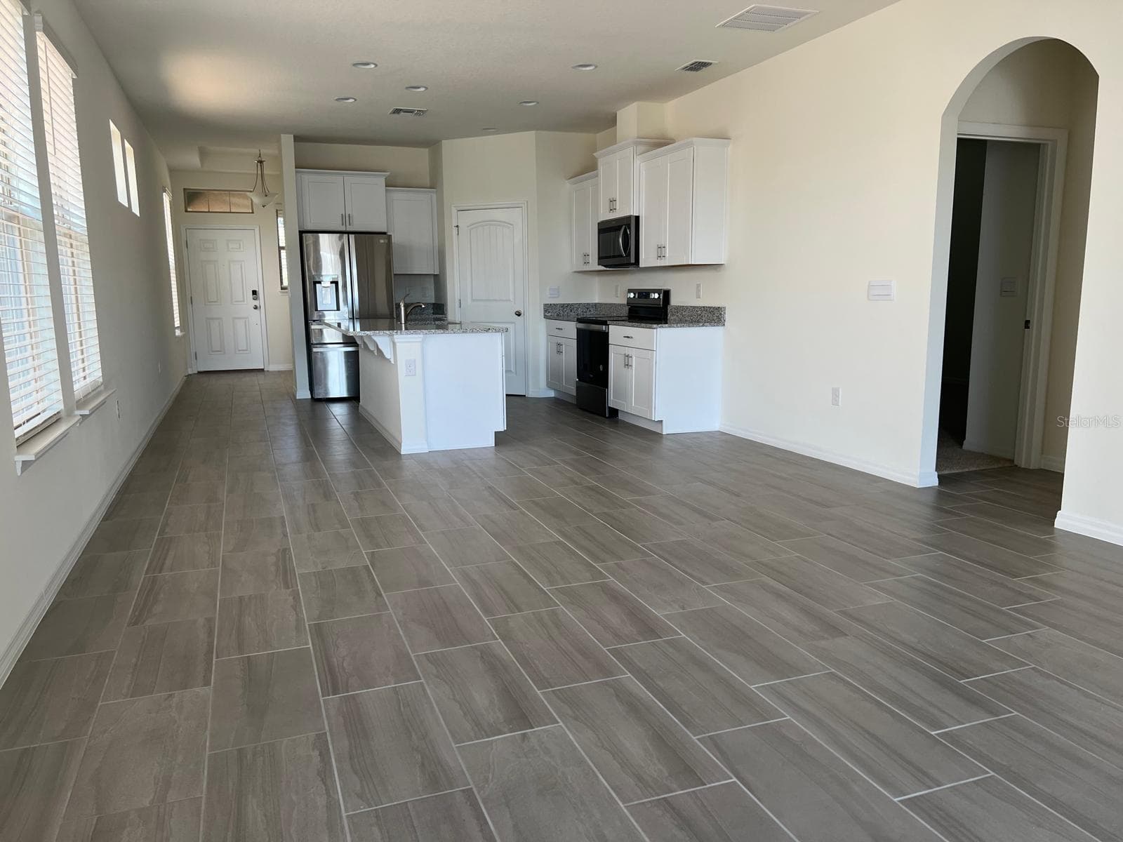 Single Family Residence at 16704 POINT ROCK DR, WINTER GARDEN, photo 6 of 23