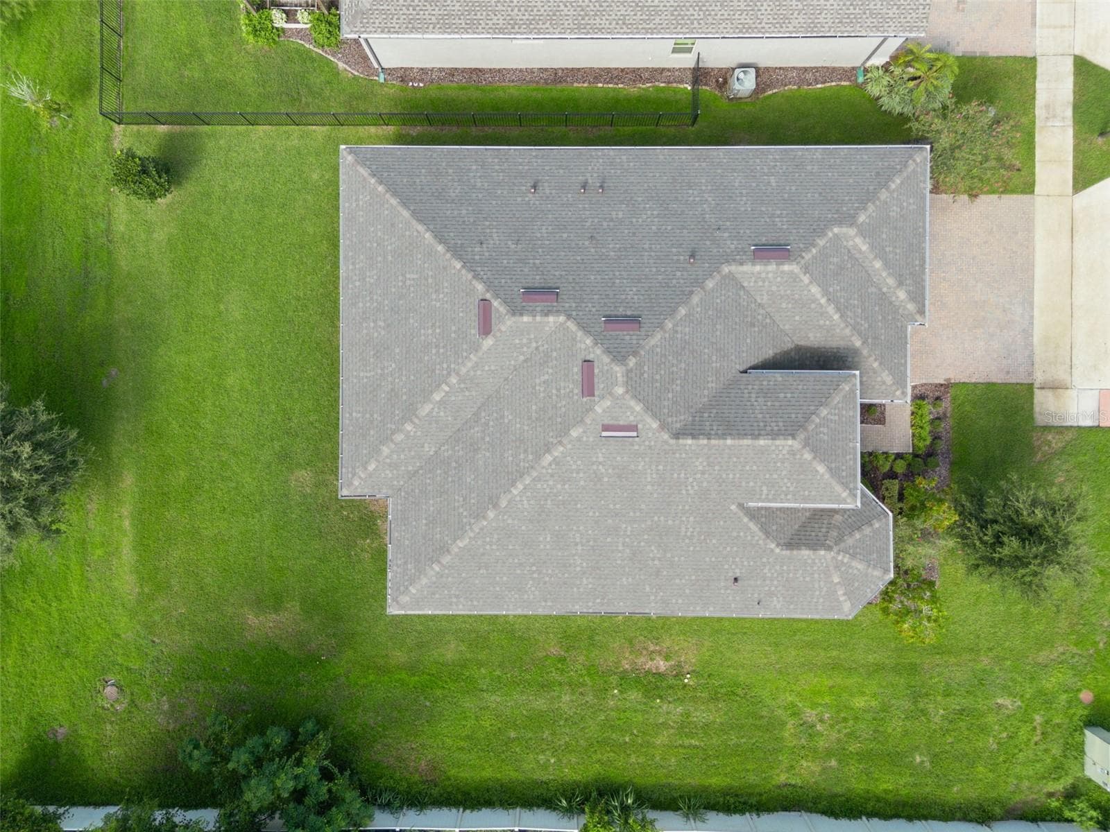 Roof - 1005 MARE WAY, OVIEDO