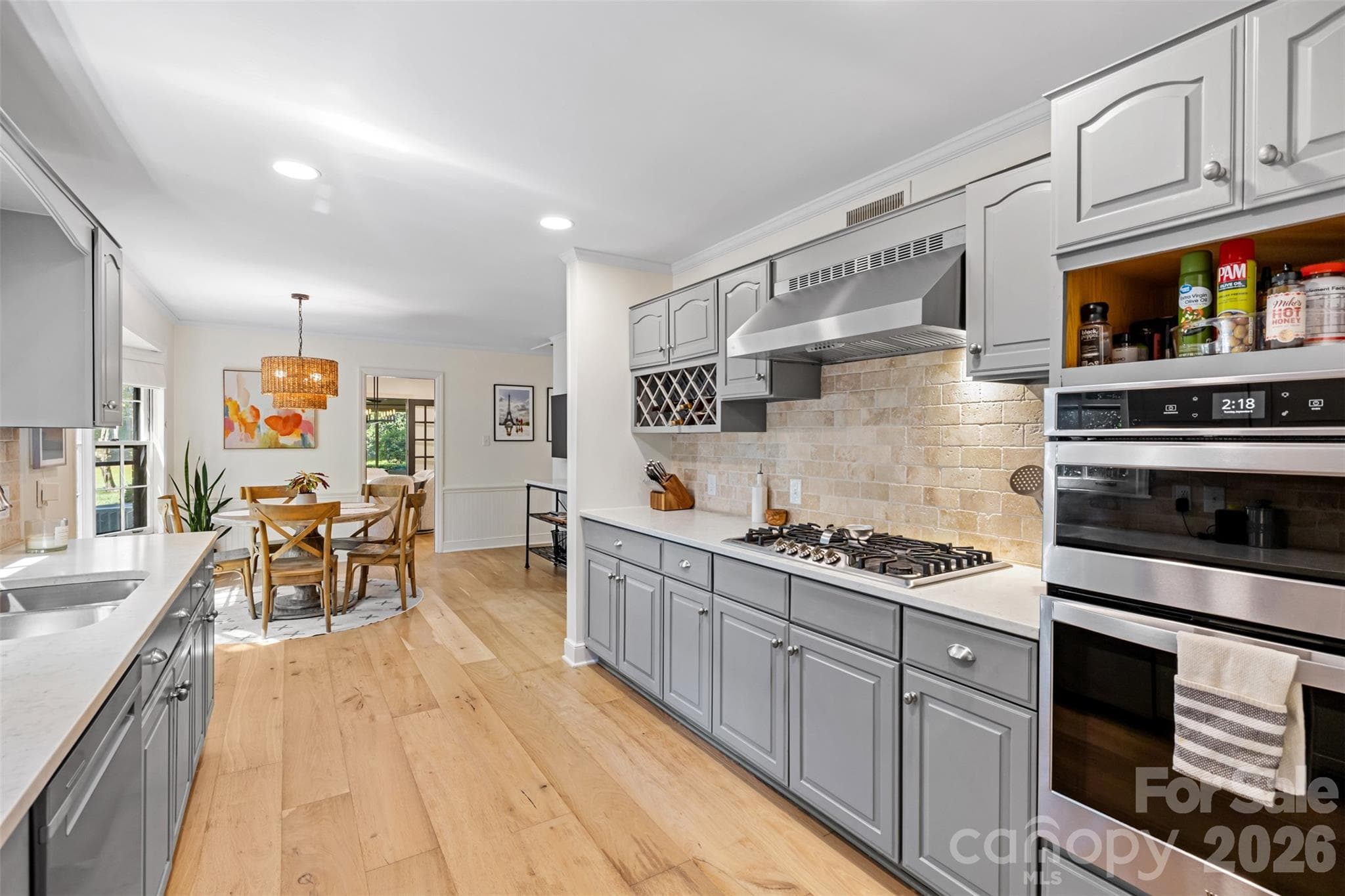 Gas cooktop & wall oven make hosting convenient - 10 Bald Eagle Road, Lake Wylie