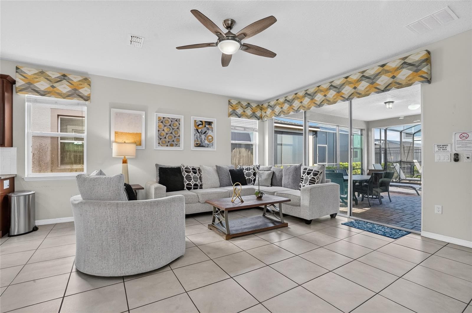 Living Room - 9007 PELICAN COVE TRCE, KISSIMMEE