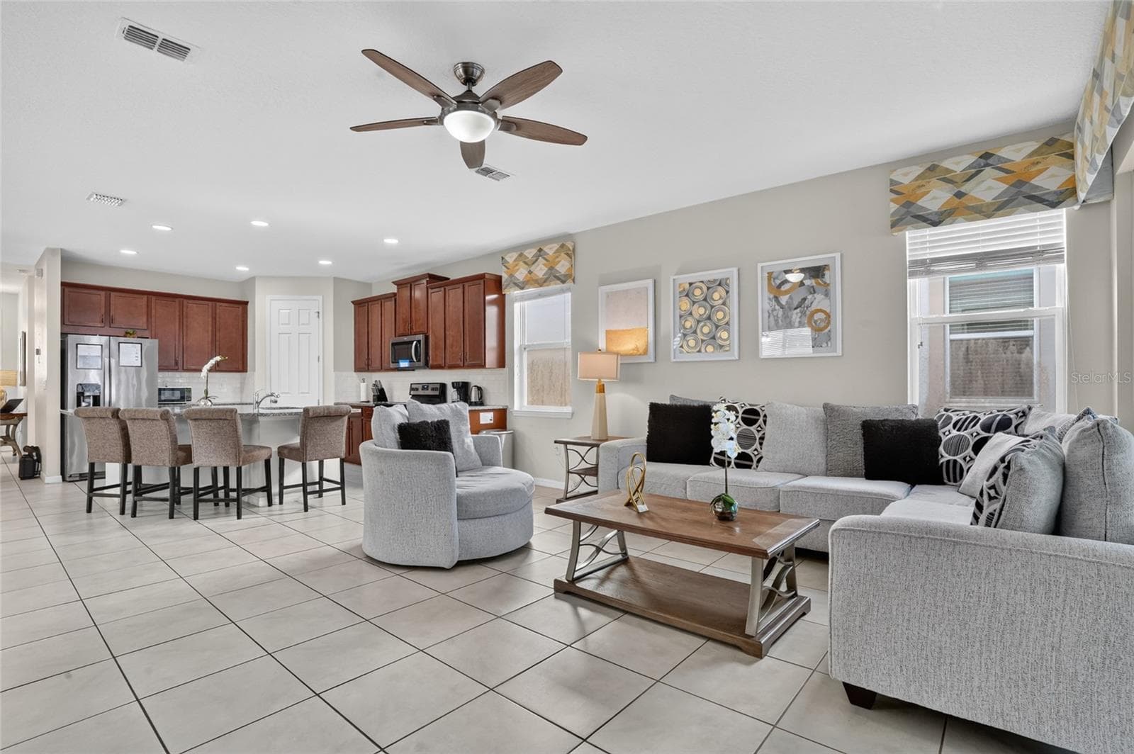 Living Room/ Kitchen - 9007 PELICAN COVE TRCE, KISSIMMEE