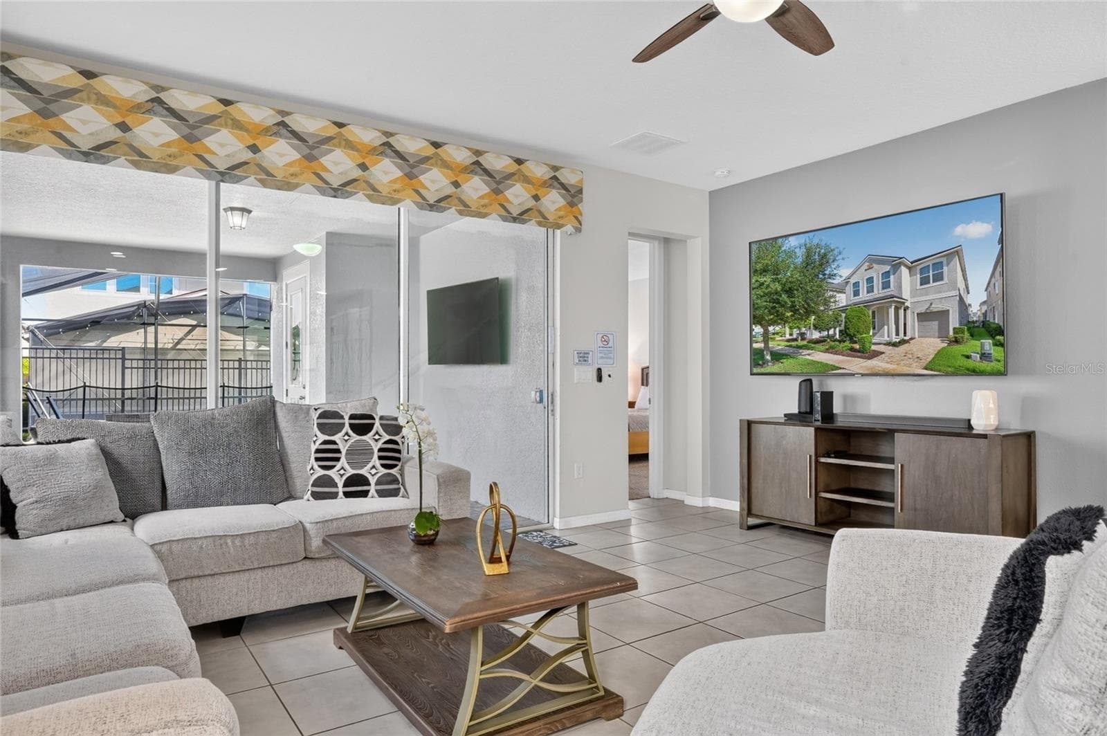 Living Room - 9007 PELICAN COVE TRCE, KISSIMMEE