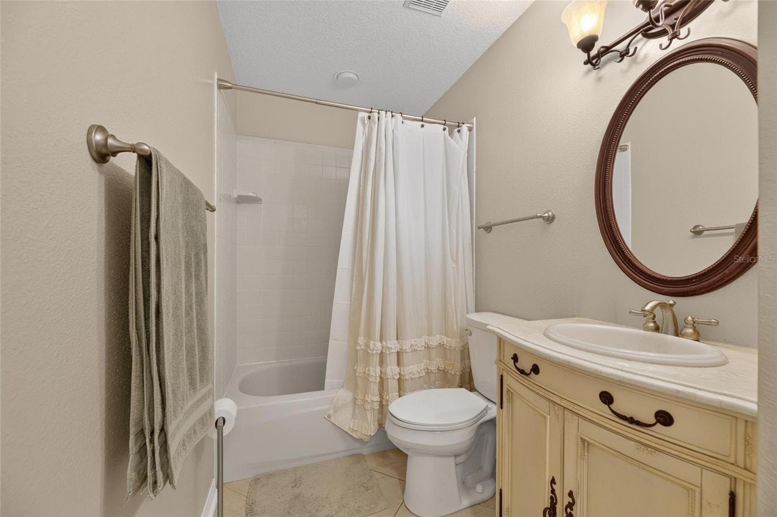 Single Family Residence at 22240 WILLOW LAKES DR, LUTZ, photo 41 of 58