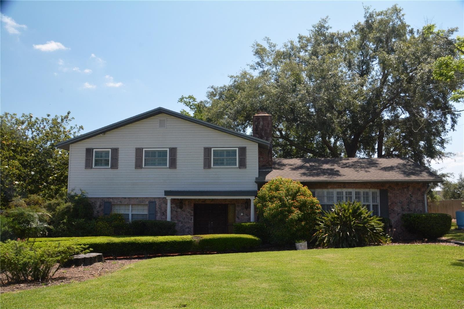 1879 LAKE EMMA RD