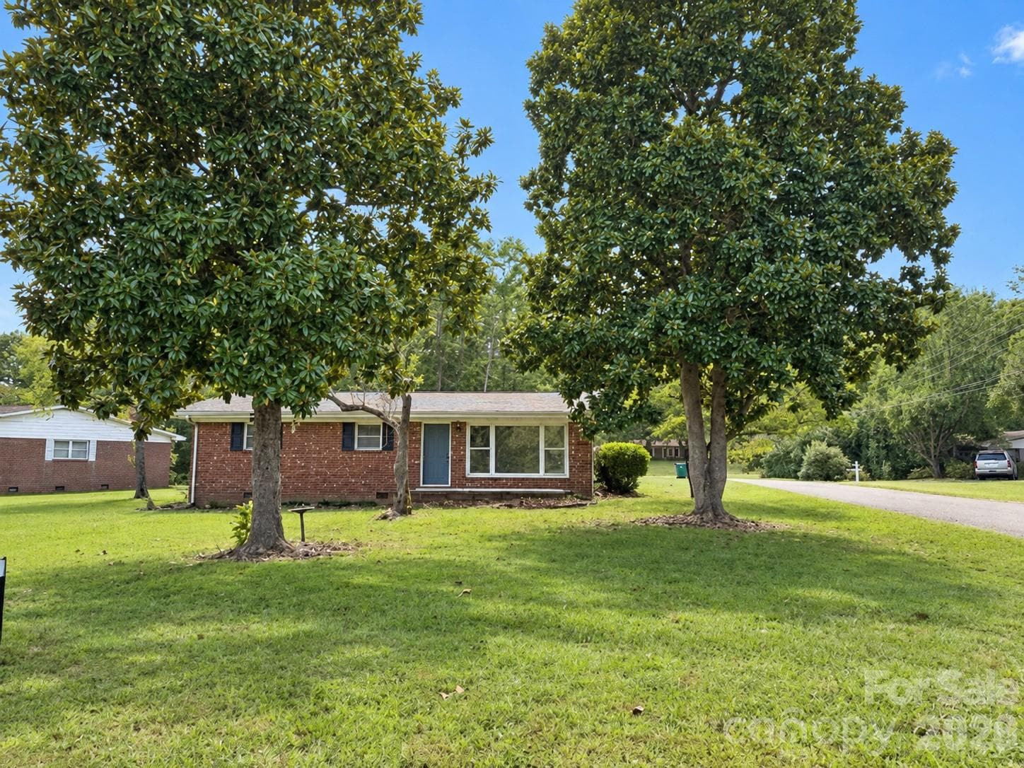 Corner lot! - 506 Elm Street, Norwood