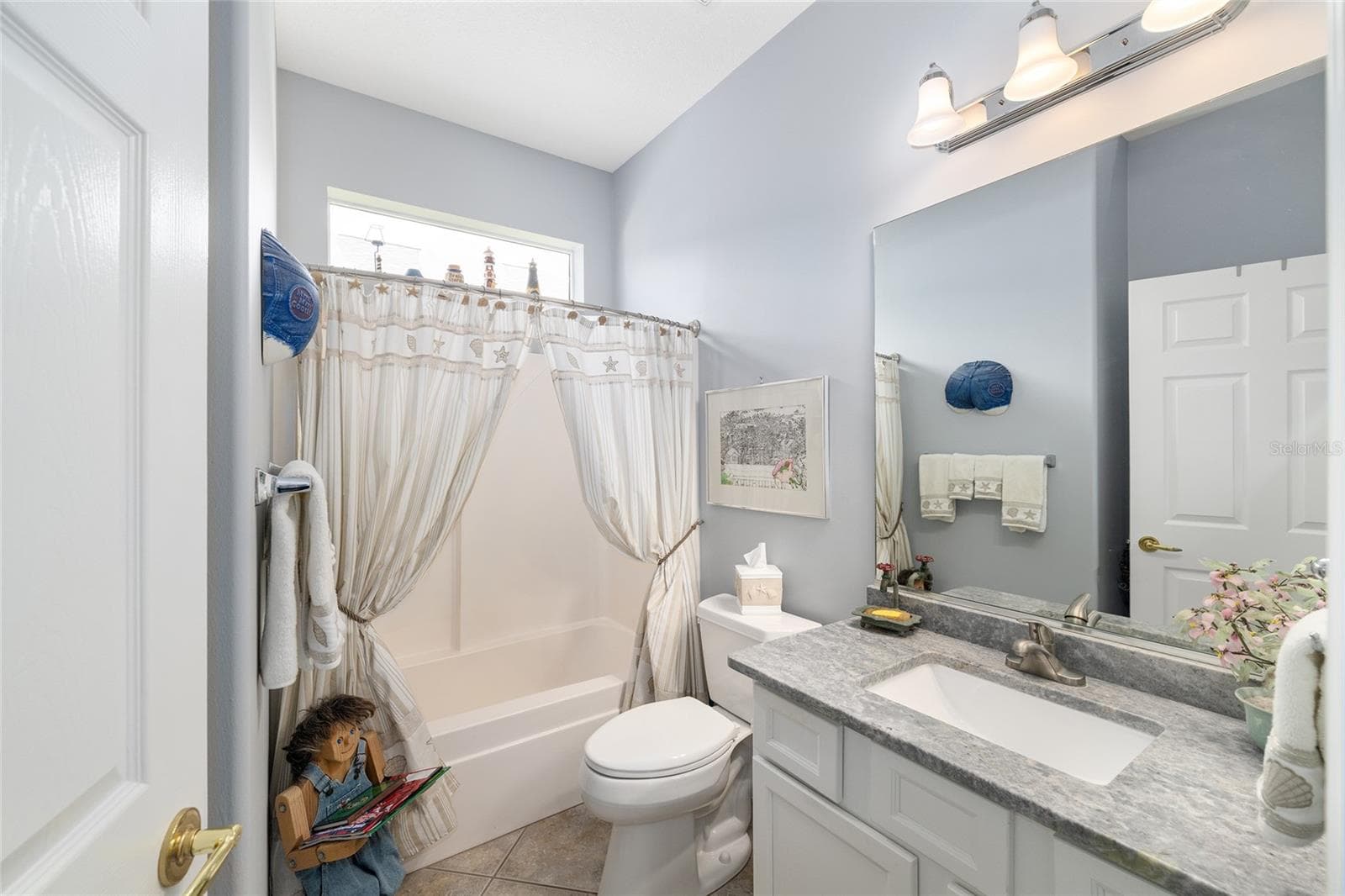 Guest Bathroom - 12827 SE 90TH COURT RD, SUMMERFIELD