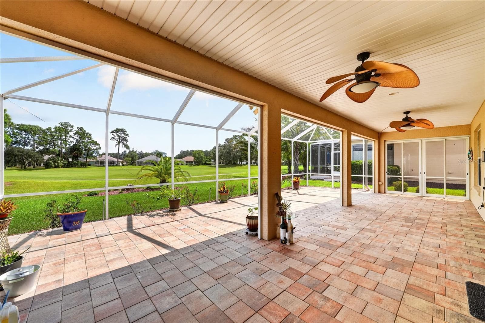 Lanai - 12827 SE 90TH COURT RD, SUMMERFIELD