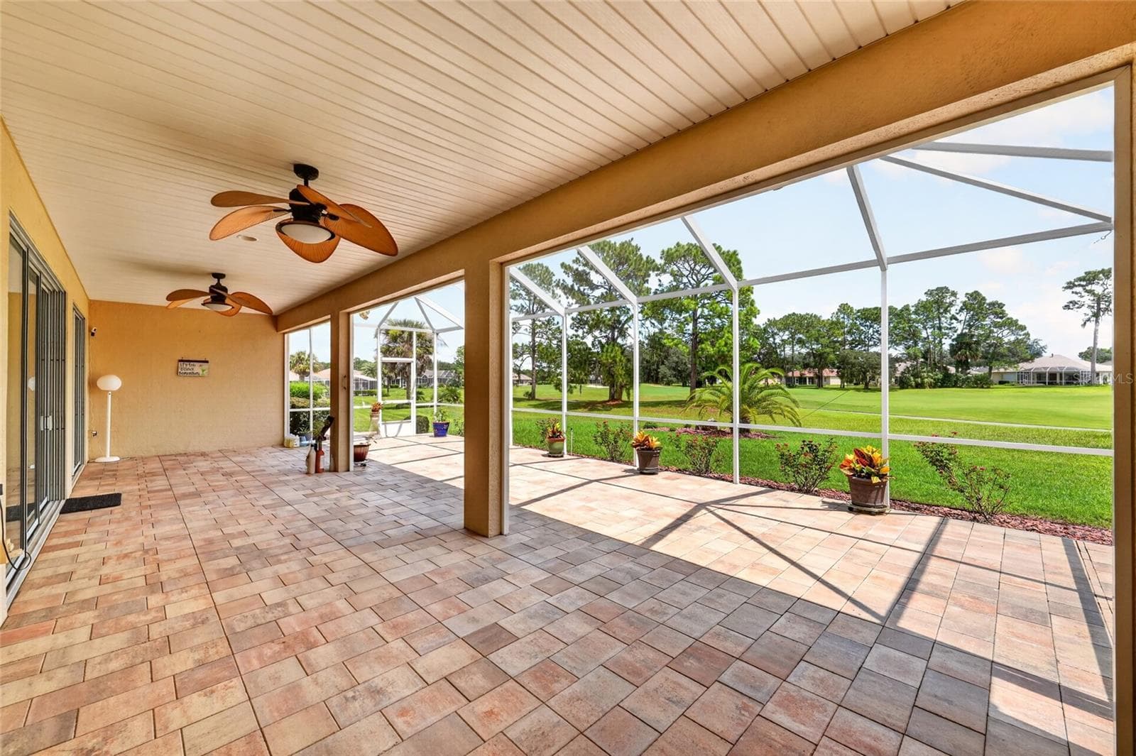 Lanai - 12827 SE 90TH COURT RD, SUMMERFIELD
