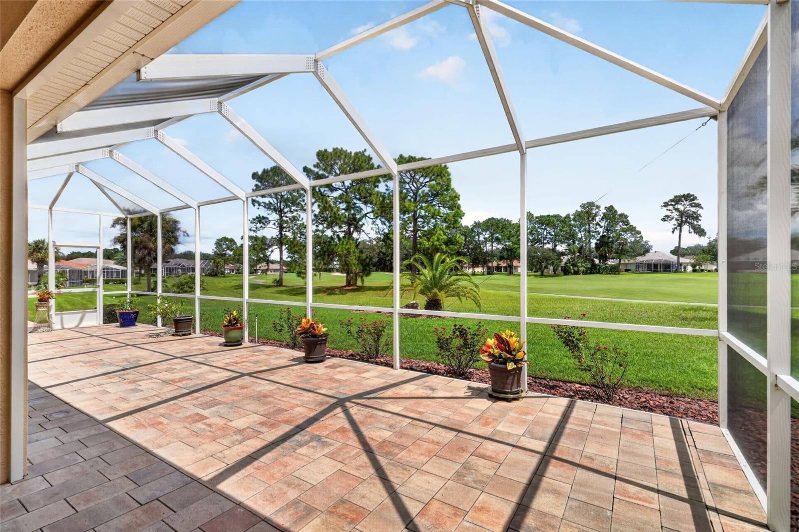 Lanai - 12827 SE 90TH COURT RD, SUMMERFIELD