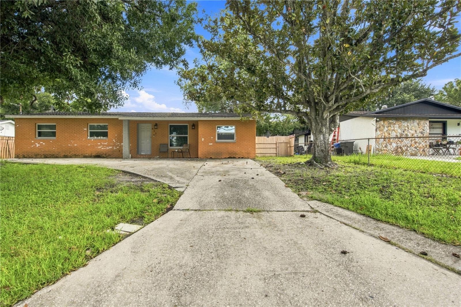 Single Family Residence at 802 PAPAYA DR, TAMPA, photo 12 of 40