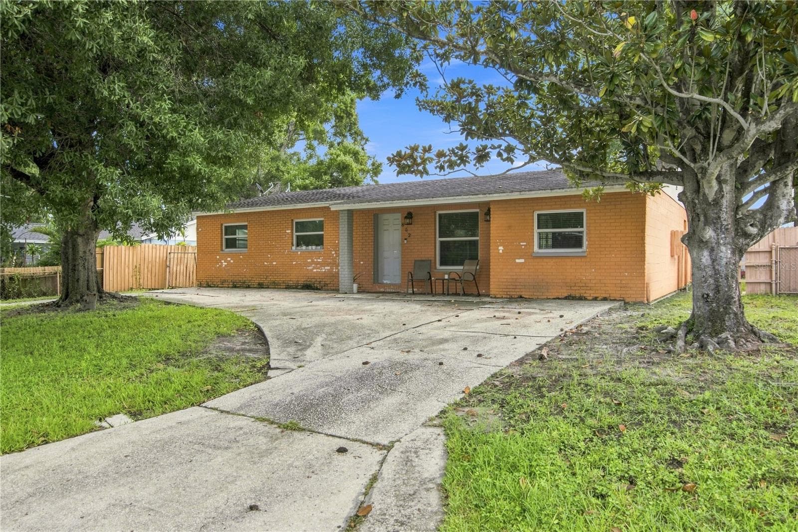 Single Family Residence at 802 PAPAYA DR, TAMPA, photo 14 of 40