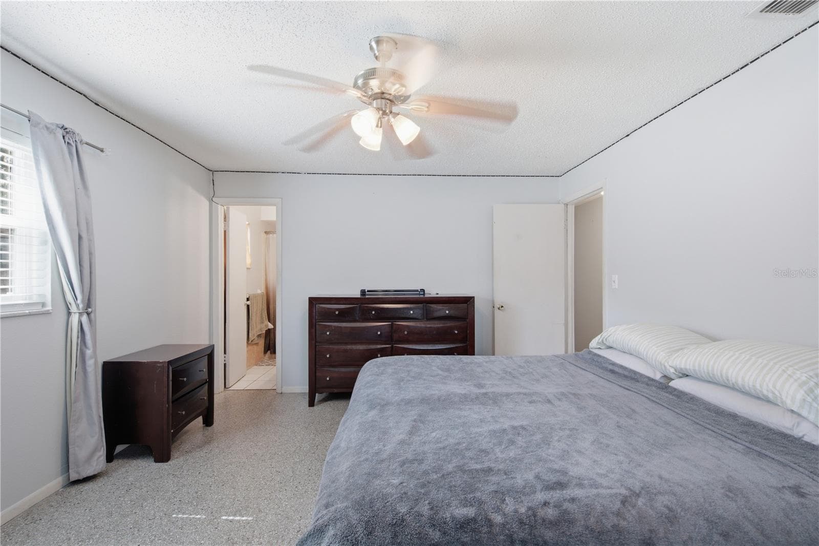 Single Family Residence at 802 PAPAYA DR, TAMPA, photo 25 of 40