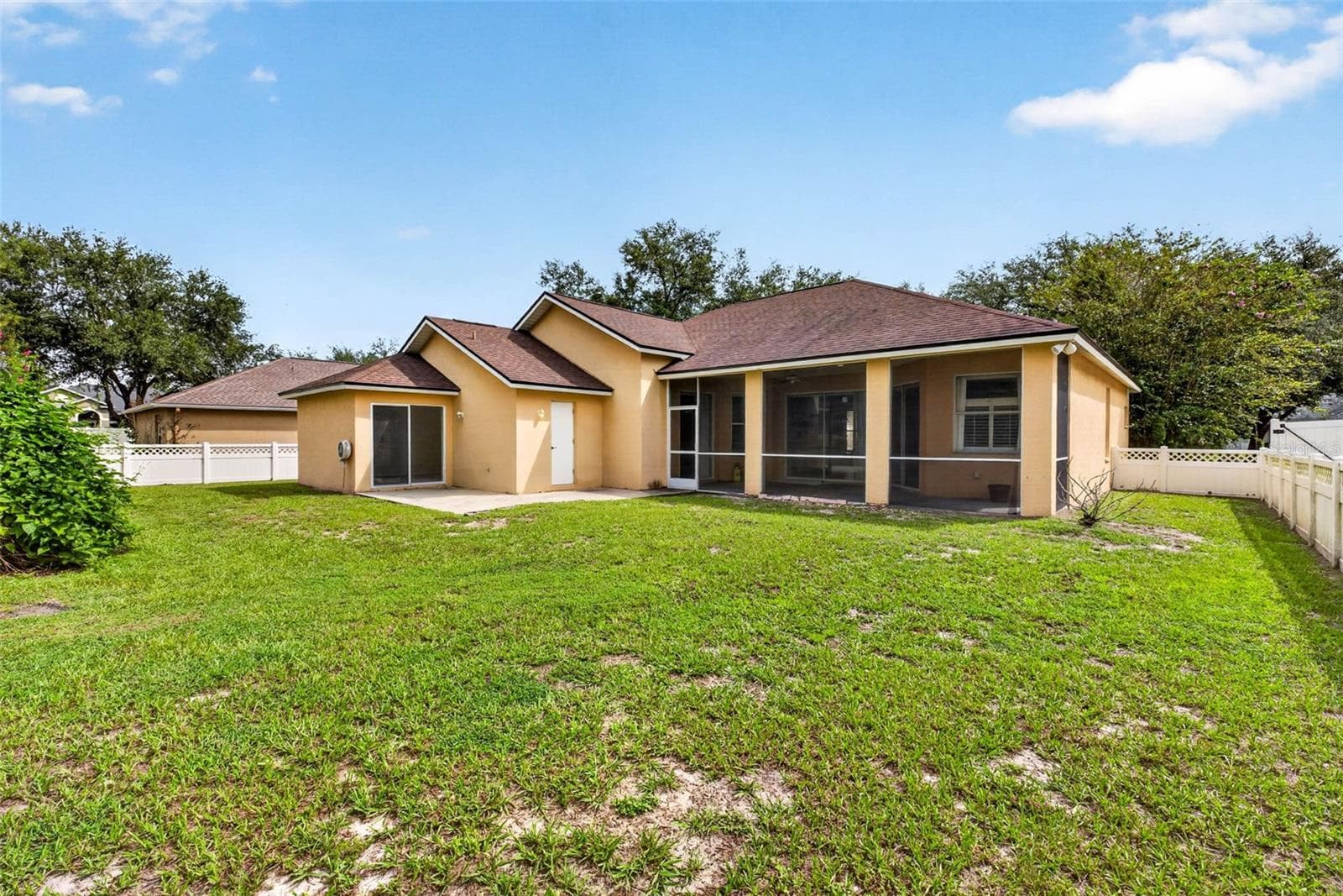BACK YARD - 9603 BIRNAMWOOD ST, RIVERVIEW