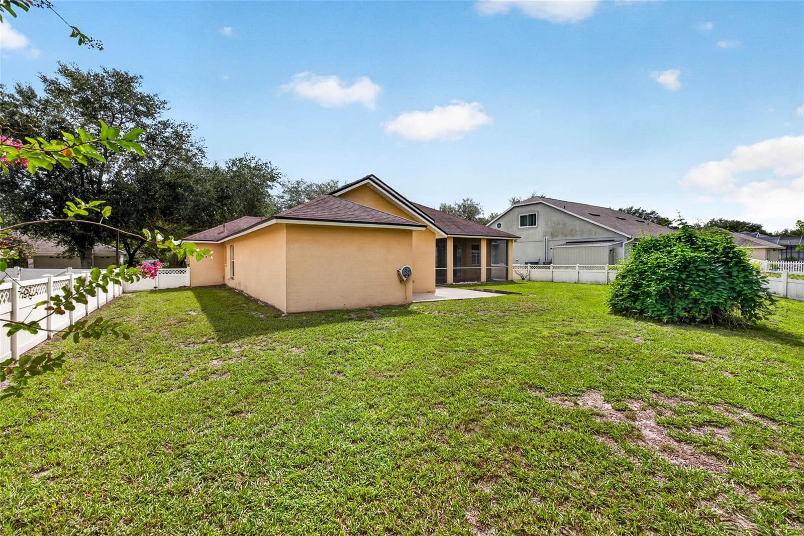 BACK YARD - 9603 BIRNAMWOOD ST, RIVERVIEW