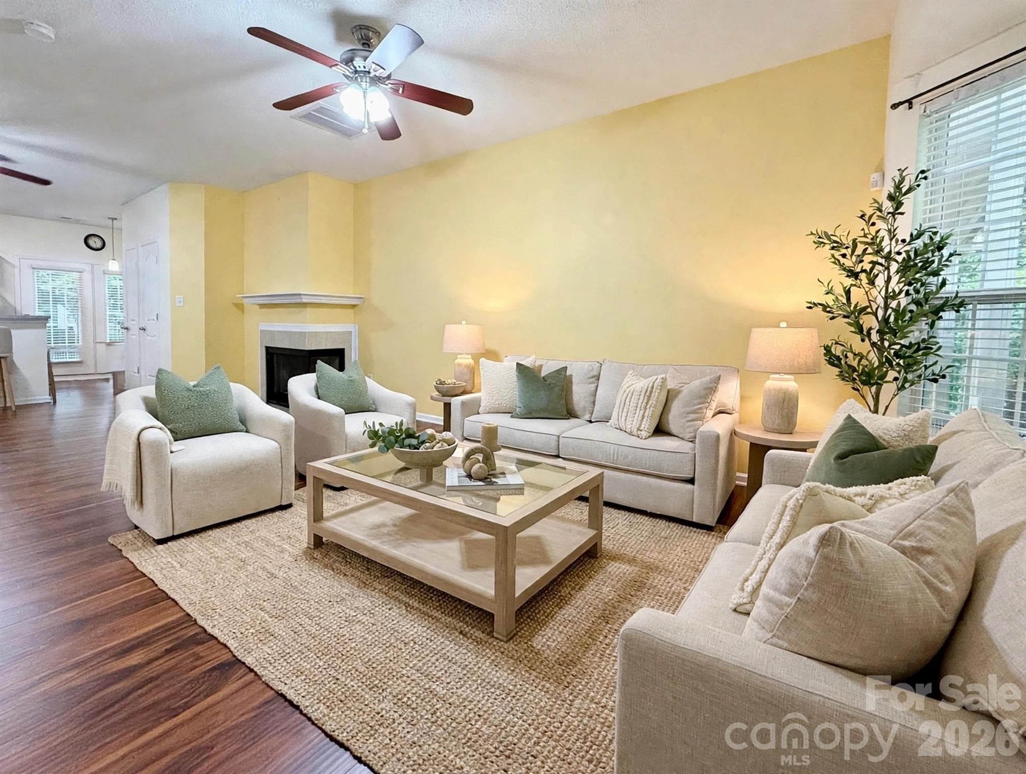 Welcome Home!! Open Concept!! End Unit - 8842 Gerren Court, Charlotte