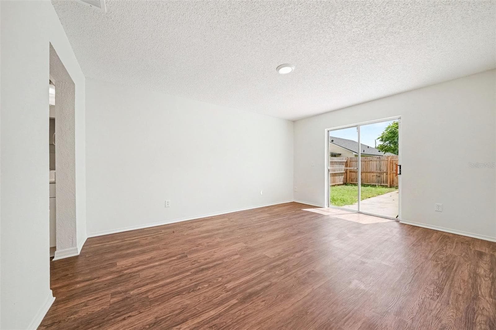 Single Family Residence at 317 MORNING CREEK CIR, APOPKA, photo 5 of 20