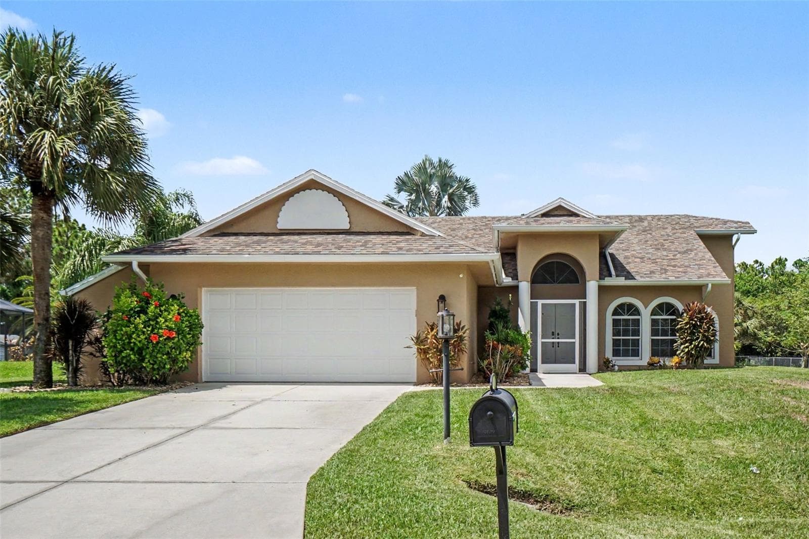 405 POINSETTIA AVE