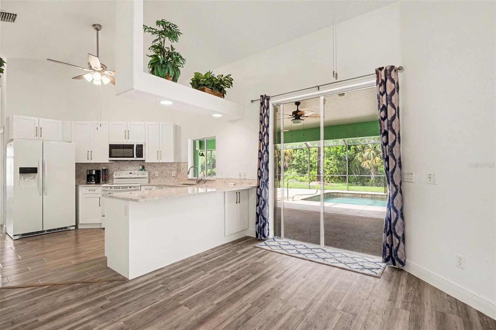 Single Family Residence at 405 POINSETTIA AVE, LEHIGH ACRES, photo 7 of 49