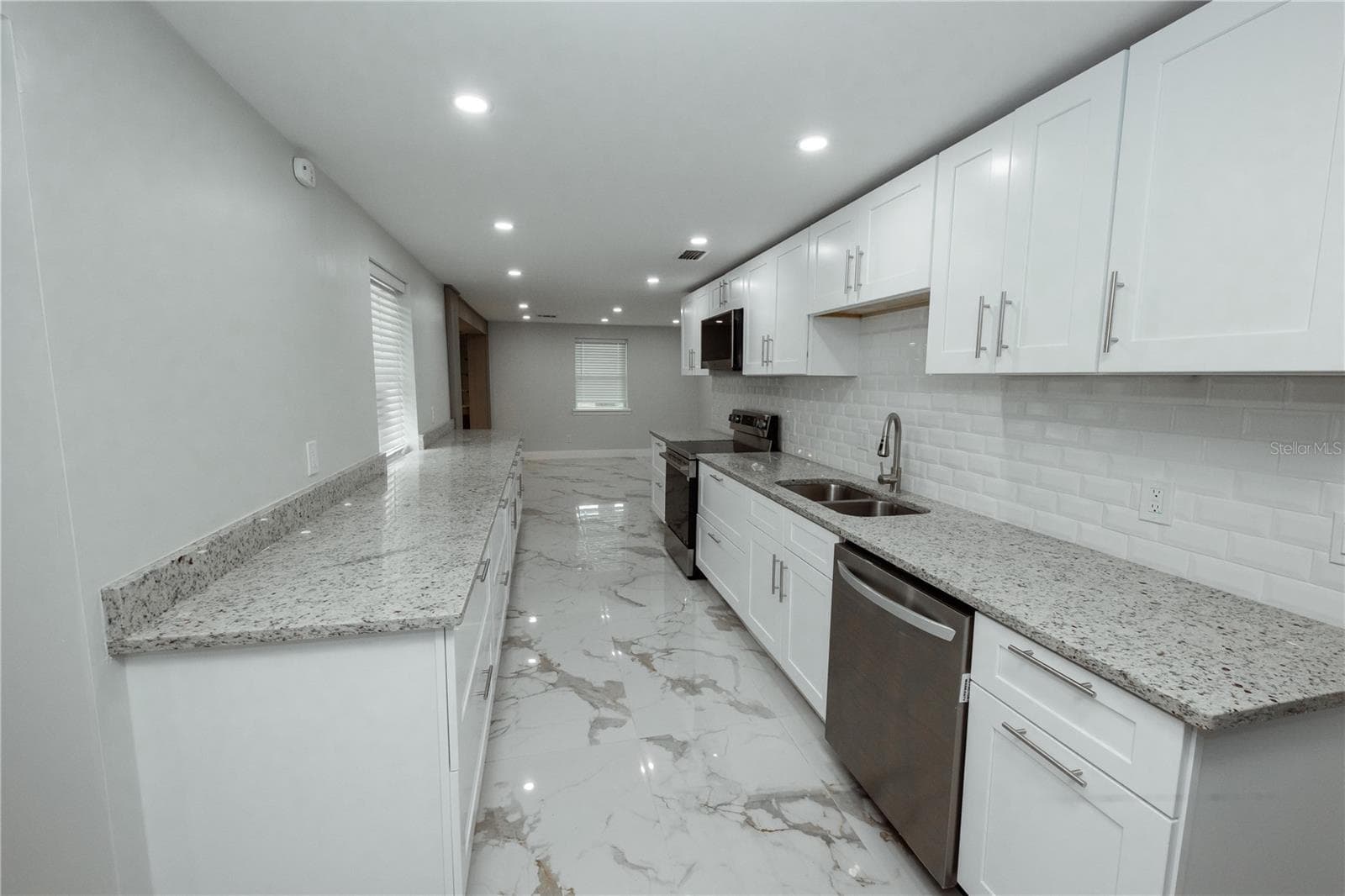 Kitchen - 8830 69TH ST N, PINELLAS PARK