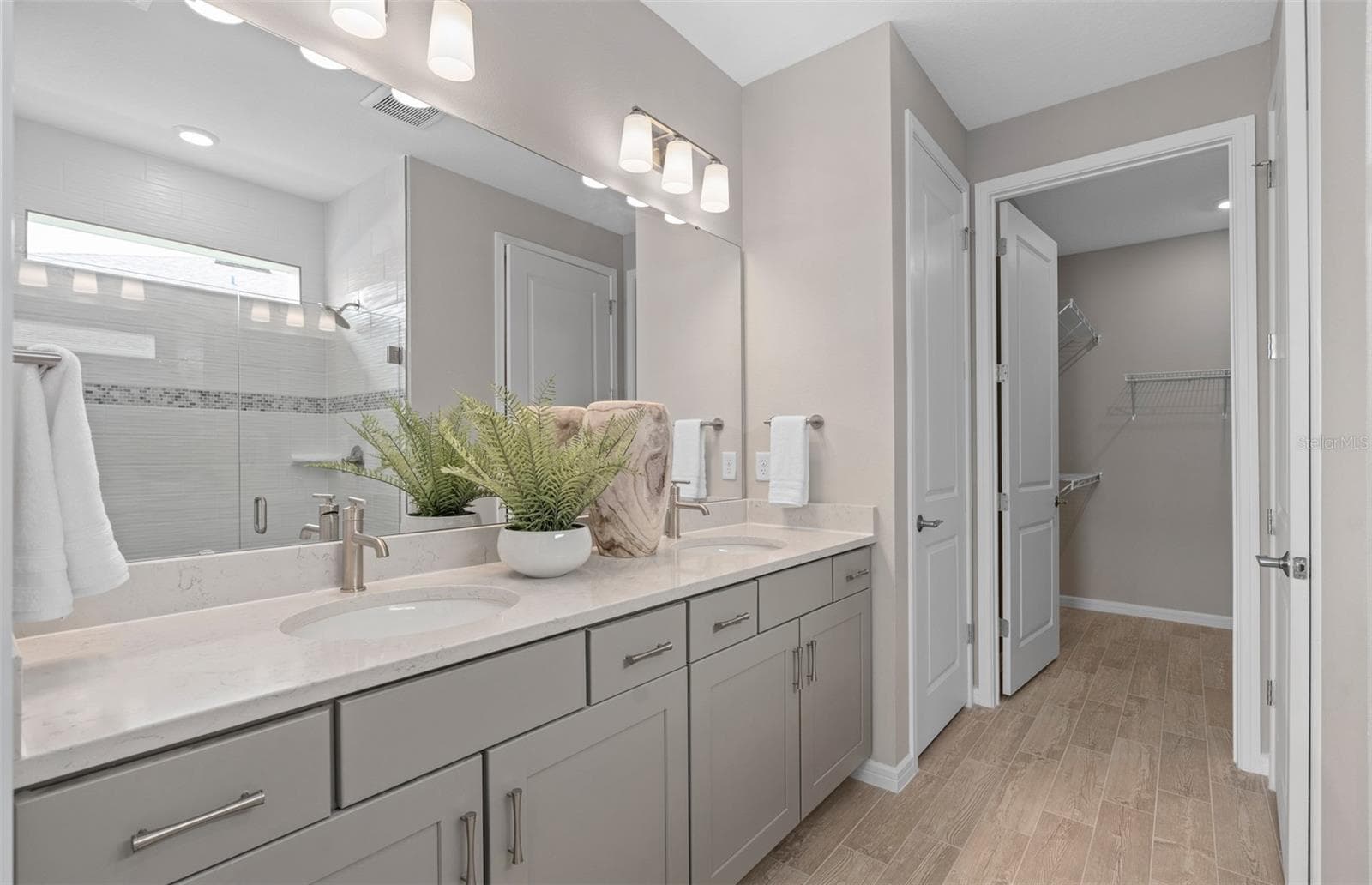 Model Home Design Only. Pictures and furnishings are for illustrative purposes only. Elevations, colors and options may vary. Furniture is for model home staging only. - 6752 SUNRISE COVE DRIVE, CLERMONT