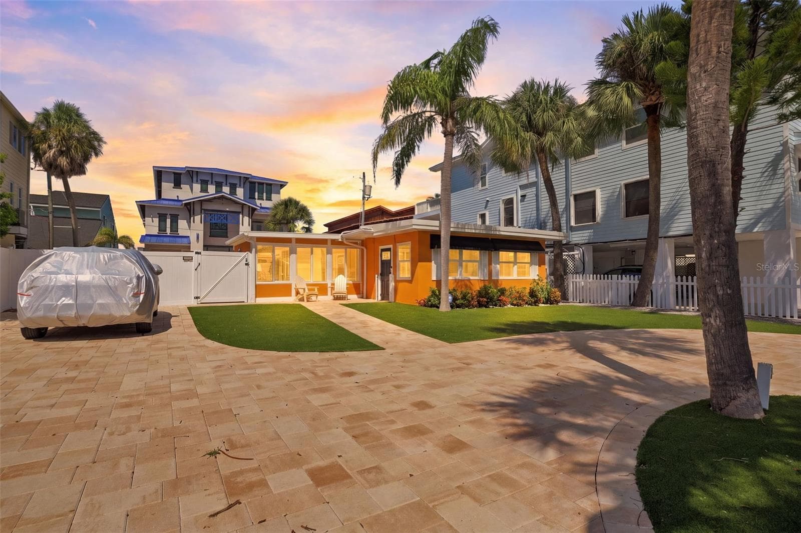 Single Family Residence at 2706 GULF BLVD, INDIAN ROCKS BEACH, photo 3 of 62