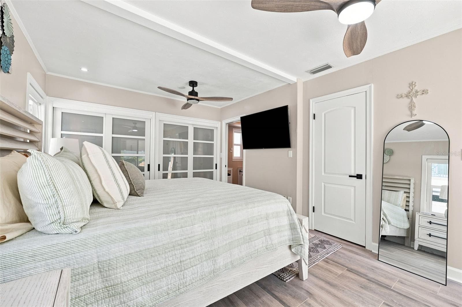 Single Family Residence at 2706 GULF BLVD, INDIAN ROCKS BEACH, photo 29 of 62