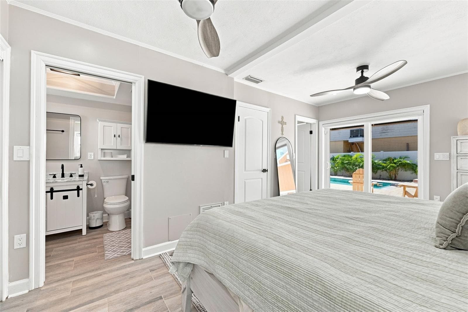 Single Family Residence at 2706 GULF BLVD, INDIAN ROCKS BEACH, photo 30 of 62