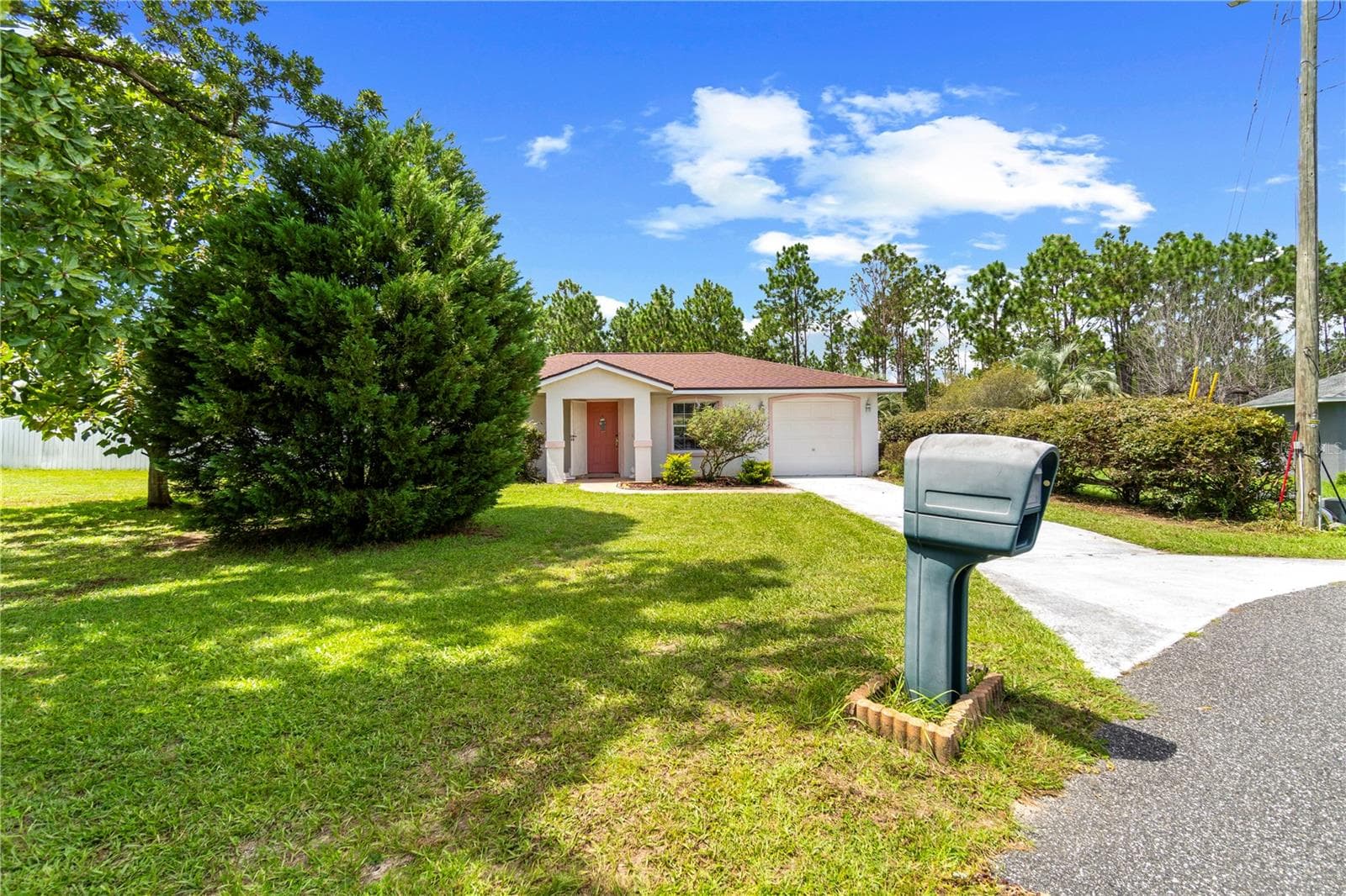 Single Family Residence at 8 PECAN DRIVE RUN, OCALA, photo 2 of 40