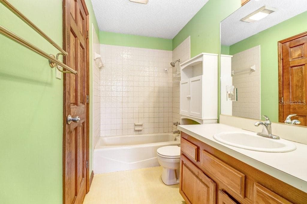 Upstairs Bathroom - 13108 LILITA AVE, DOVER