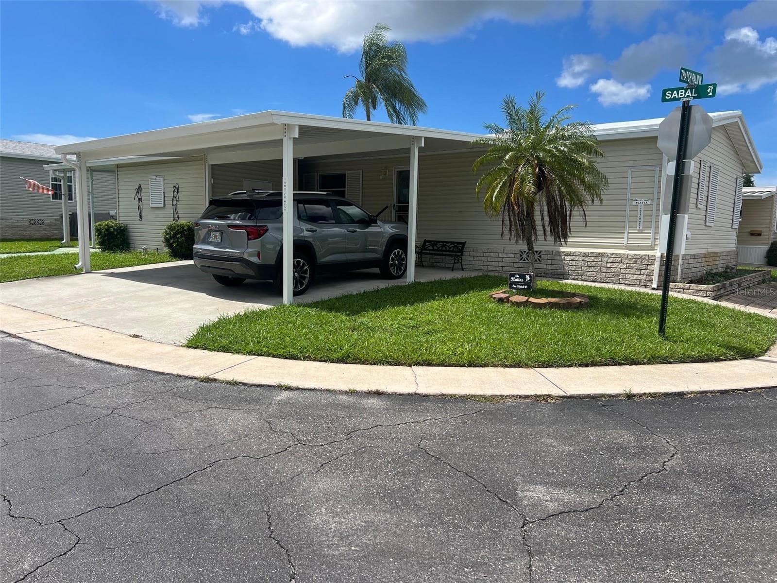 1 THATCH PALM ST W