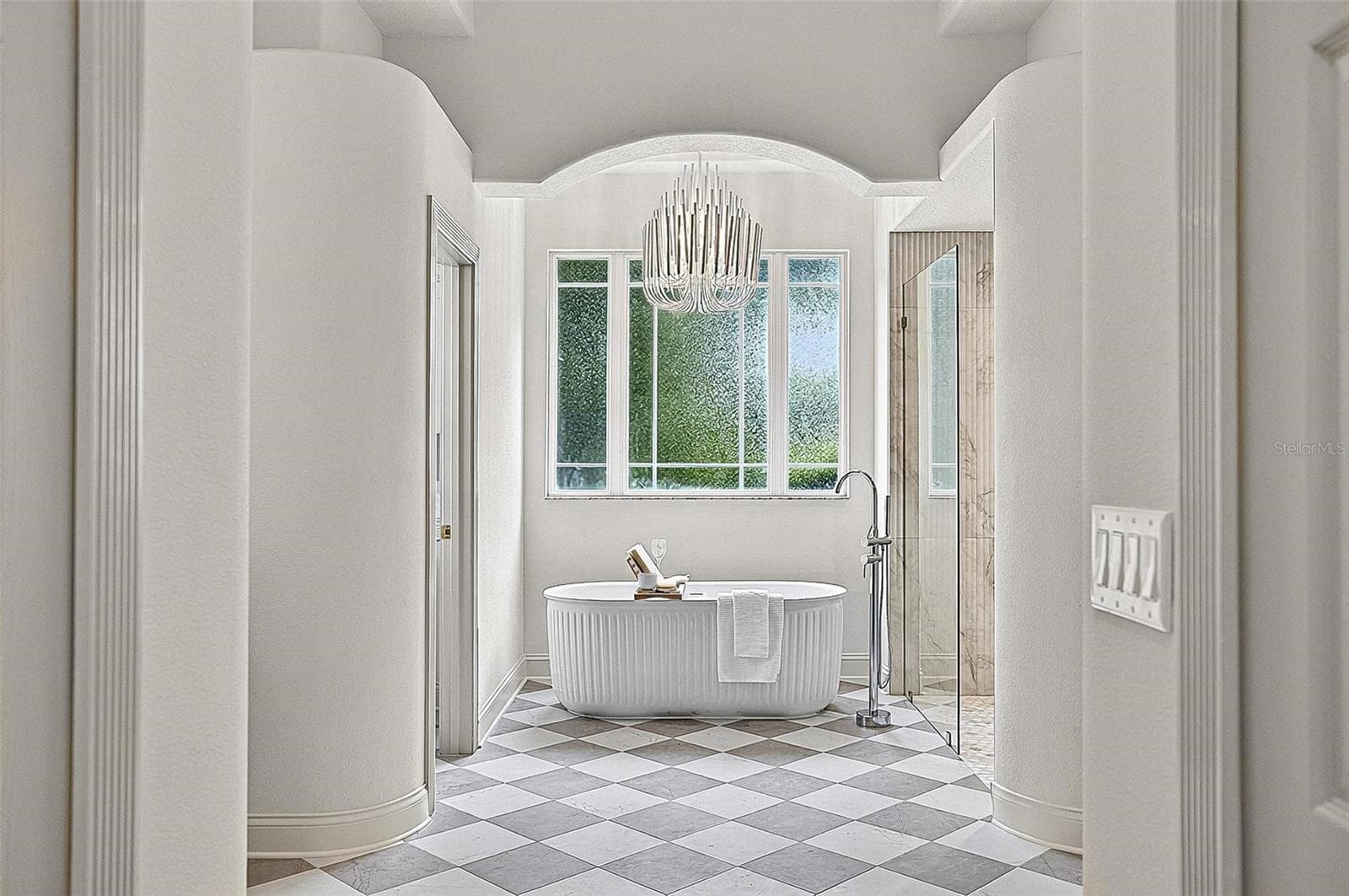 Looking like an upscale magazine, this formal Master Bath gives all the spa vibes - 17 GRANDVIEW DR, PALM COAST