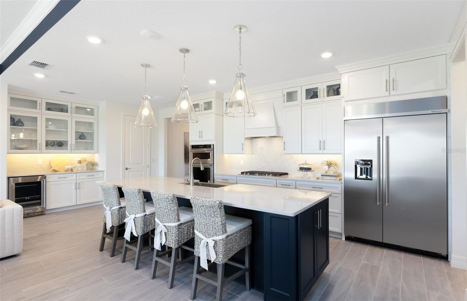 Model Home Design Only. Pictures and furnishings are for illustrative purposes only. Elevations, colors and options may vary. Furniture is for model home staging only. - 285 CRYSTAL WOOD DRIVE, WINTER GARDEN