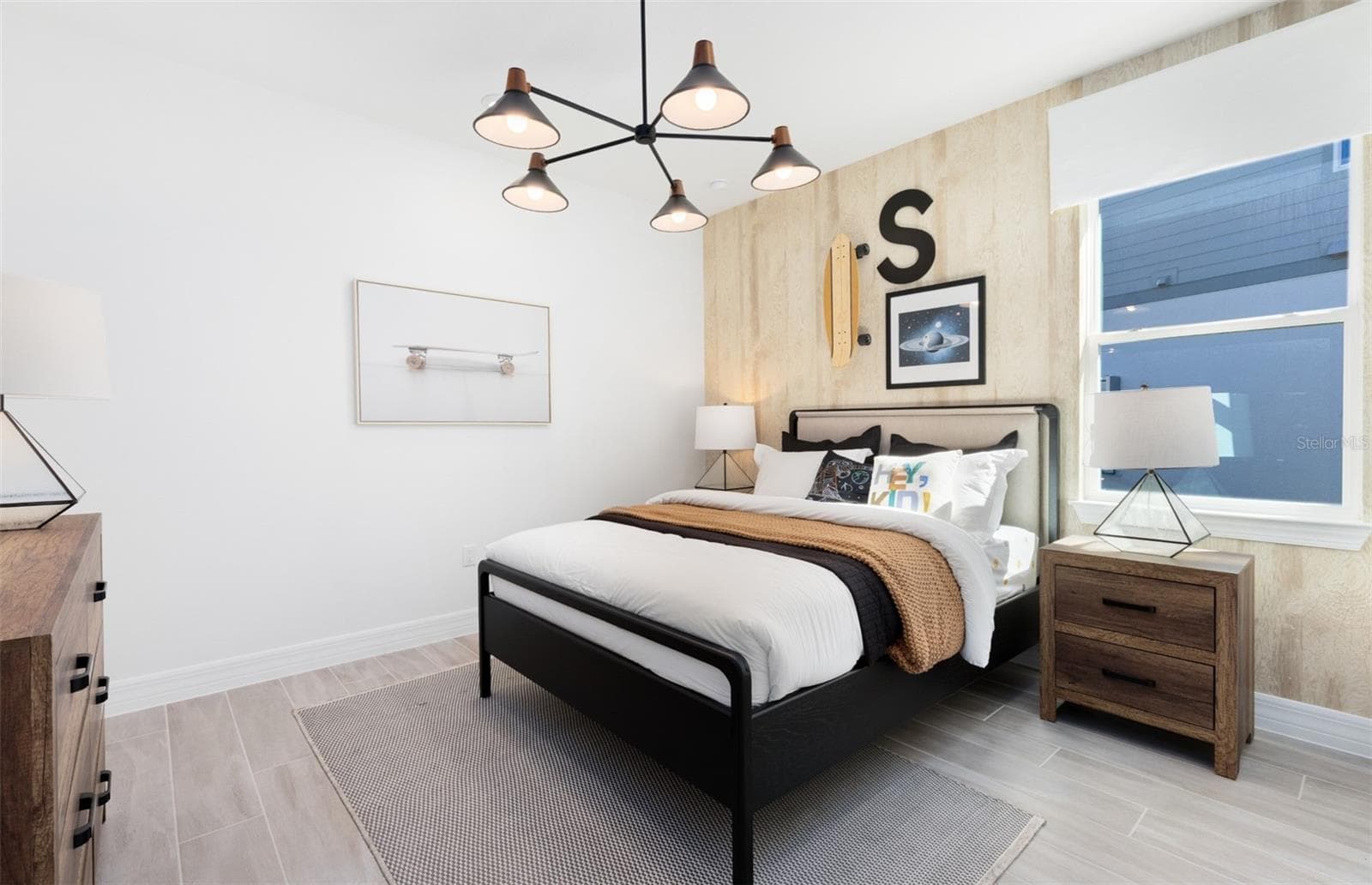 Model Home Design Only. Pictures and furnishings are for illustrative purposes only. Elevations, colors and options may vary. Furniture is for model home staging only. - 285 CRYSTAL WOOD DRIVE, WINTER GARDEN