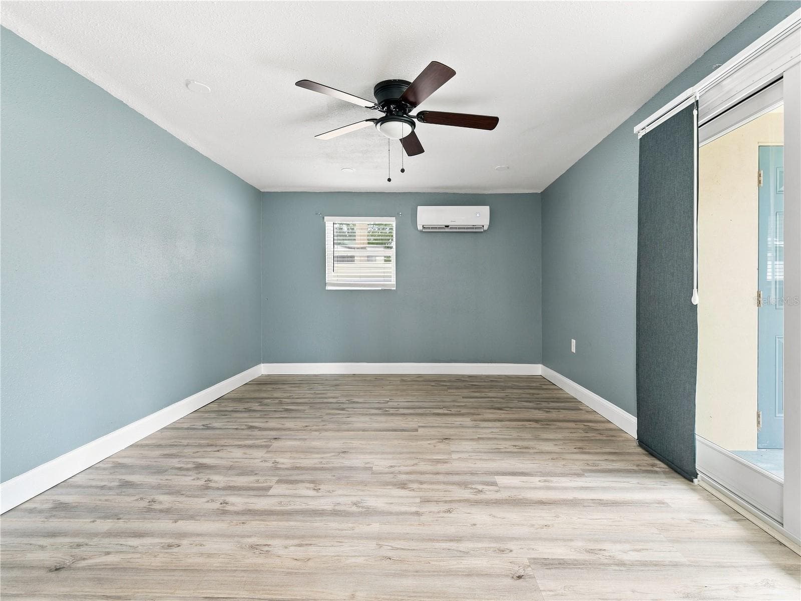 Single Family Residence at 1803 E ANNONA AVE, TAMPA, photo 11 of 19