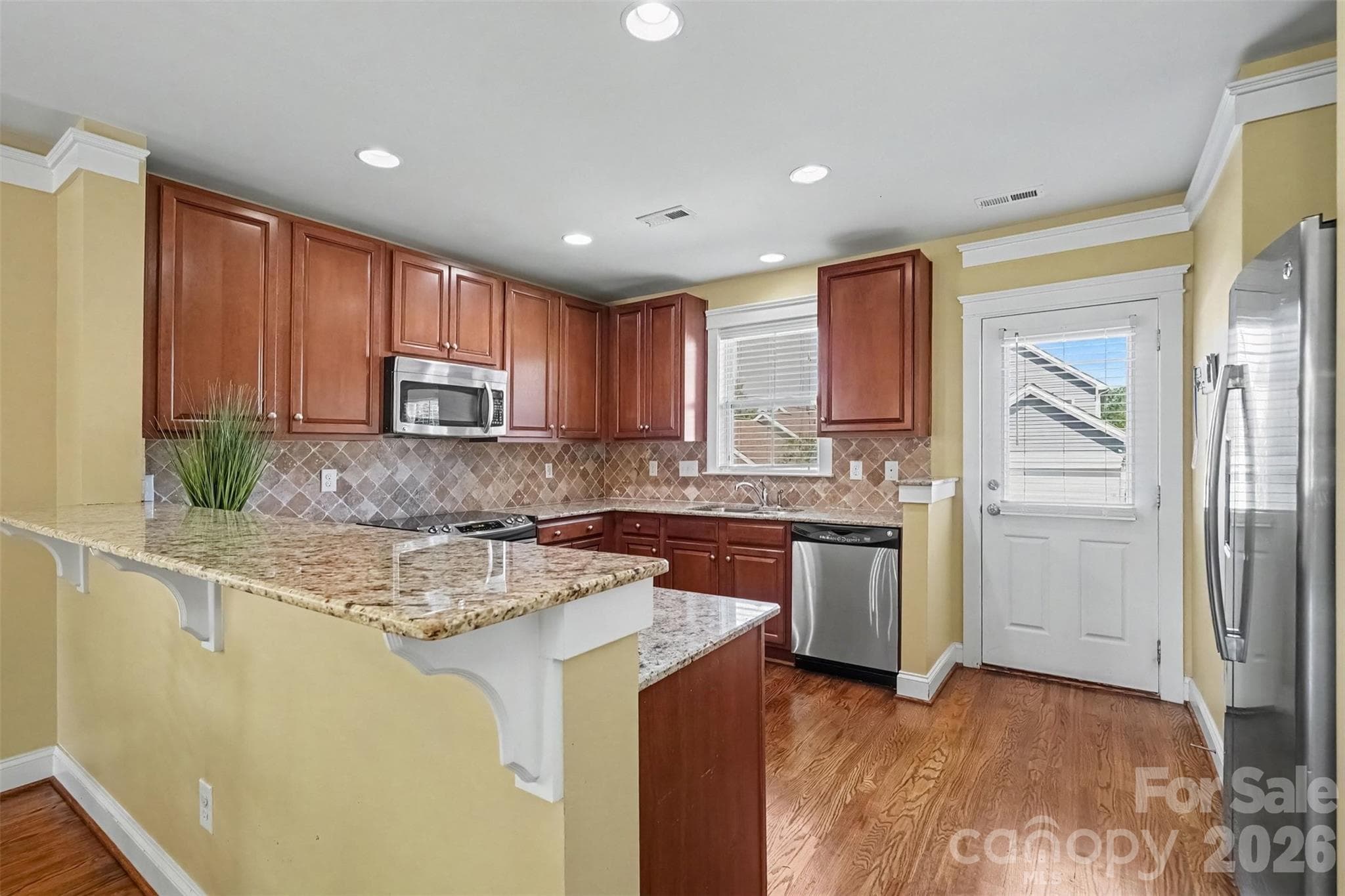 Breakfast bar - 13913 Helen Benson Boulevard, Davidson
