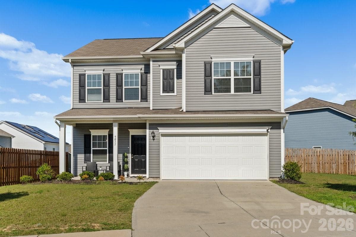 Single Family Residence at 9011 Evercrisp Lane, Charlotte, photo 2 of 31