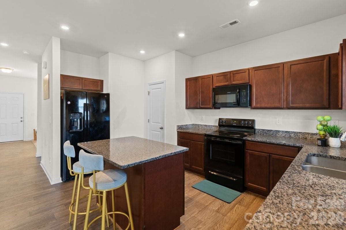 Single Family Residence at 9011 Evercrisp Lane, Charlotte, photo 16 of 31