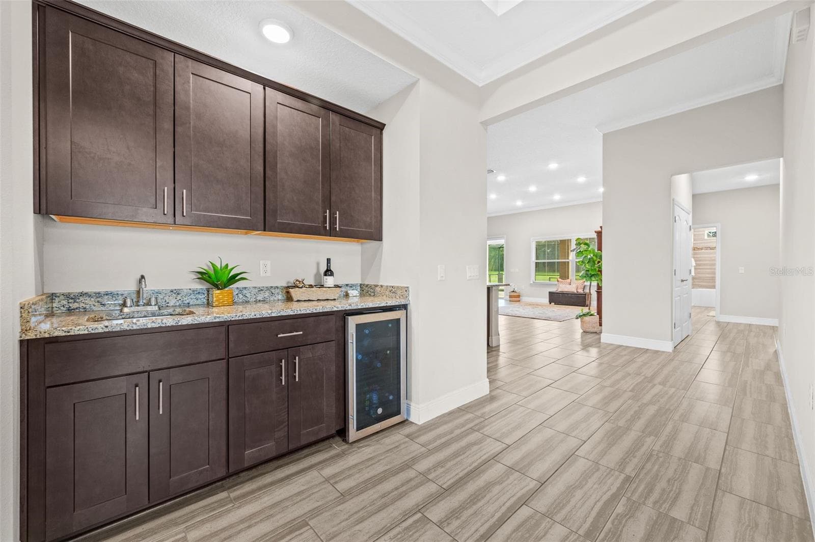 Wet bar - 5615 SW 215TH TER, NEWBERRY