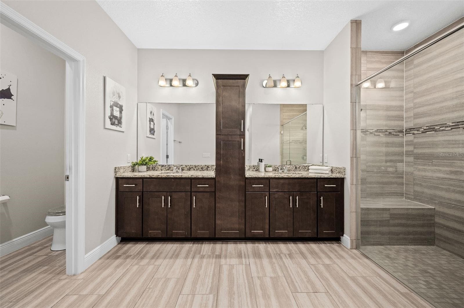Owner's bath - 5615 SW 215TH TER, NEWBERRY
