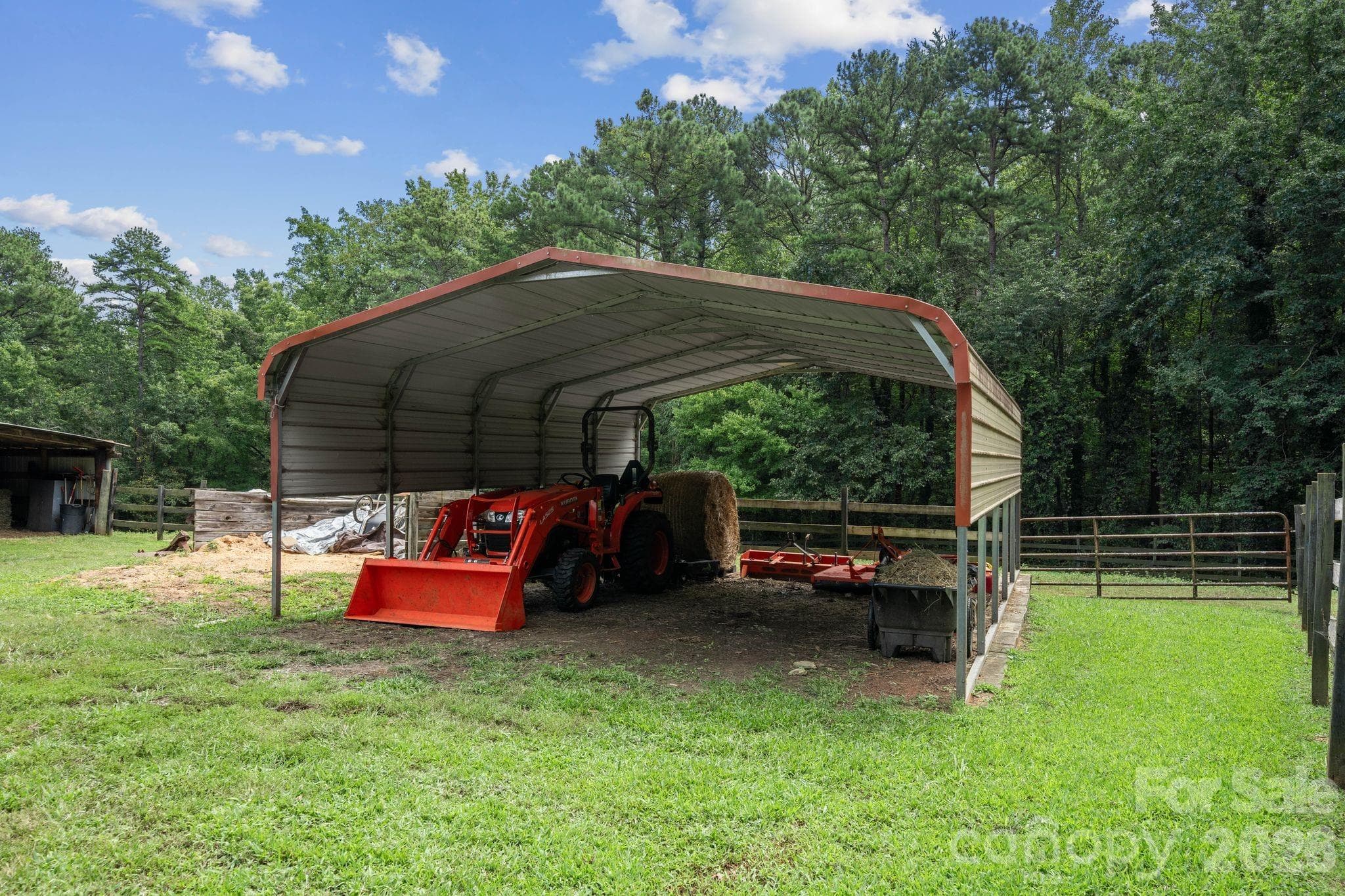 Equipment storage - 160 Palomino Trail, Mount Holly