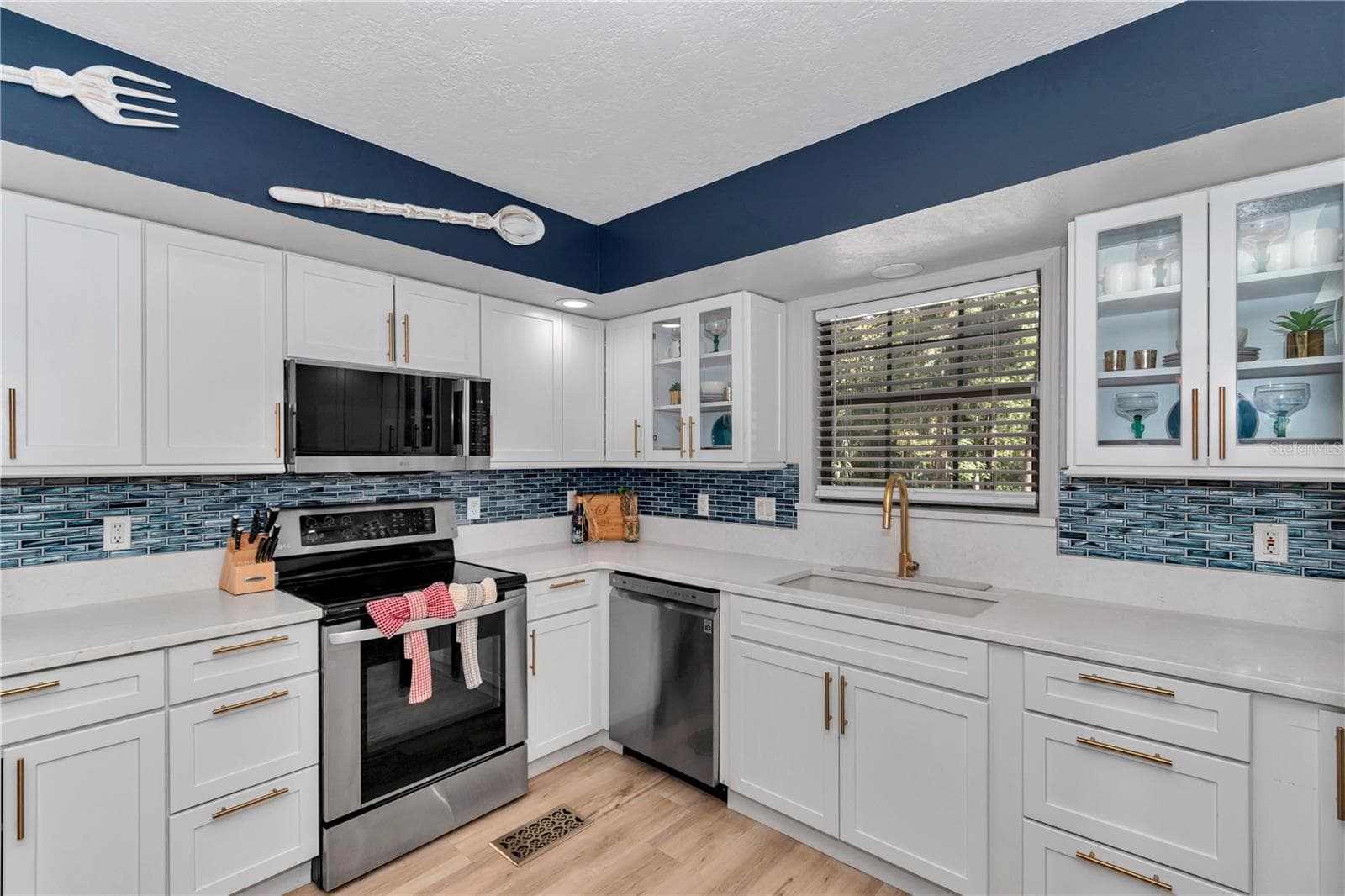 Eat-in Kitchen - 538 SW 45TH ST, OCALA