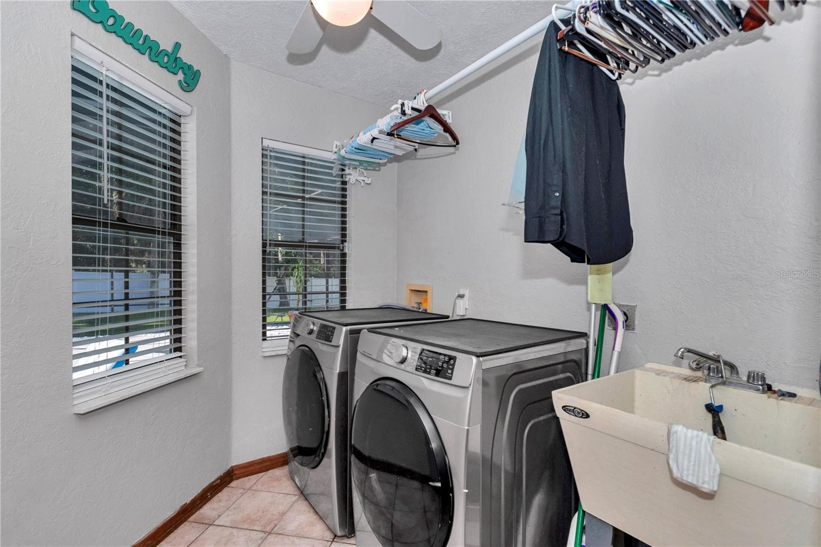 Guest Bathroom 2, with pool access (1st floor) - 538 SW 45TH ST, OCALA