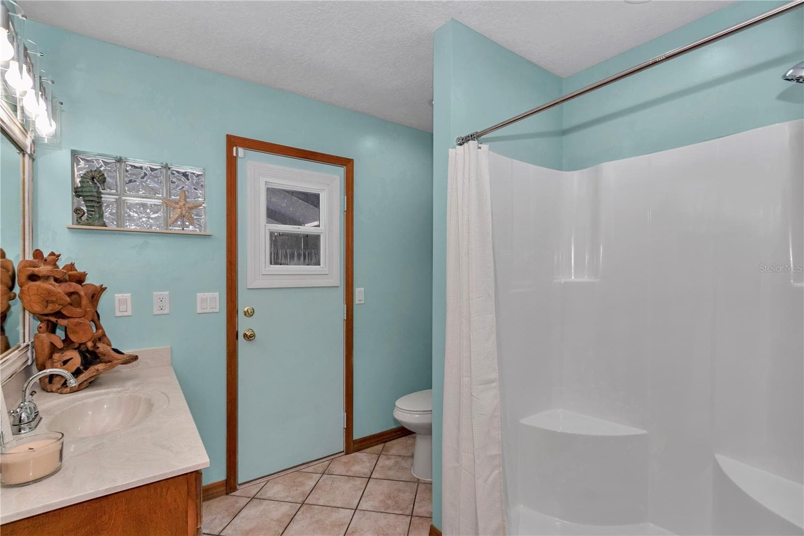 Guest Bathroom 2, with pool access (1st floor) - 538 SW 45TH ST, OCALA
