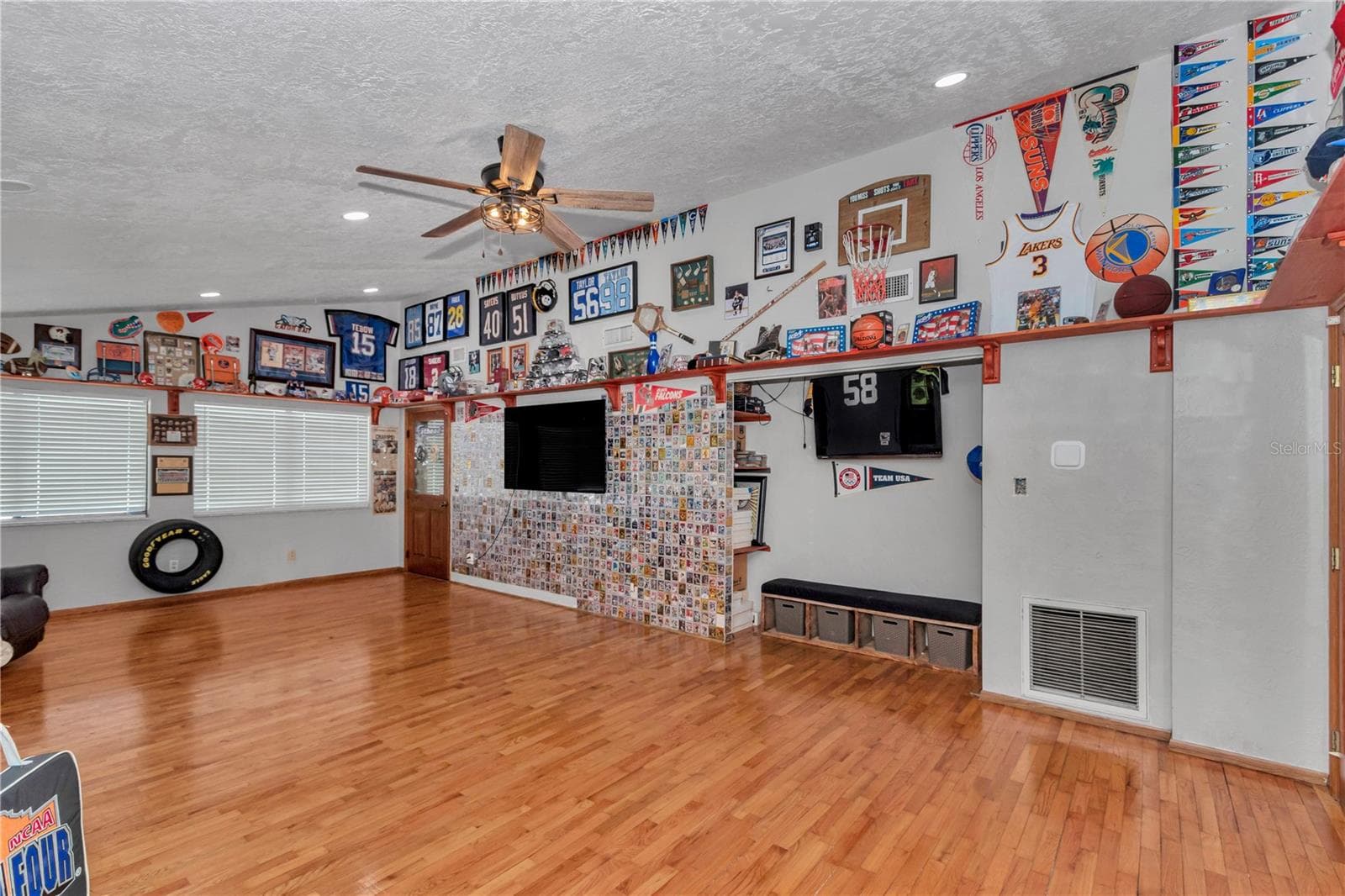 Game room 27' x 15' (first floor) - 538 SW 45TH ST, OCALA