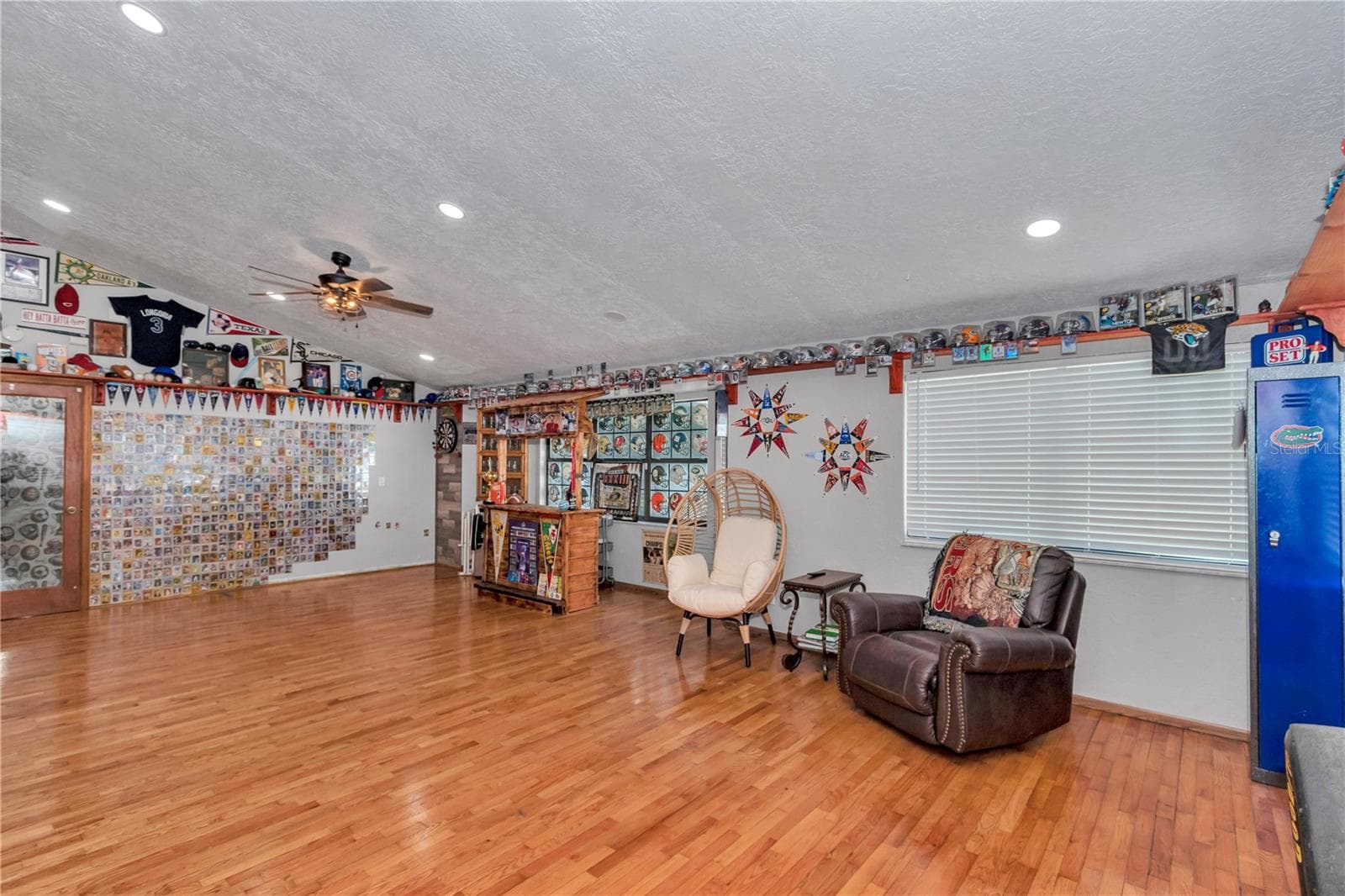 Game room 27' x 15' (first floor) - 538 SW 45TH ST, OCALA