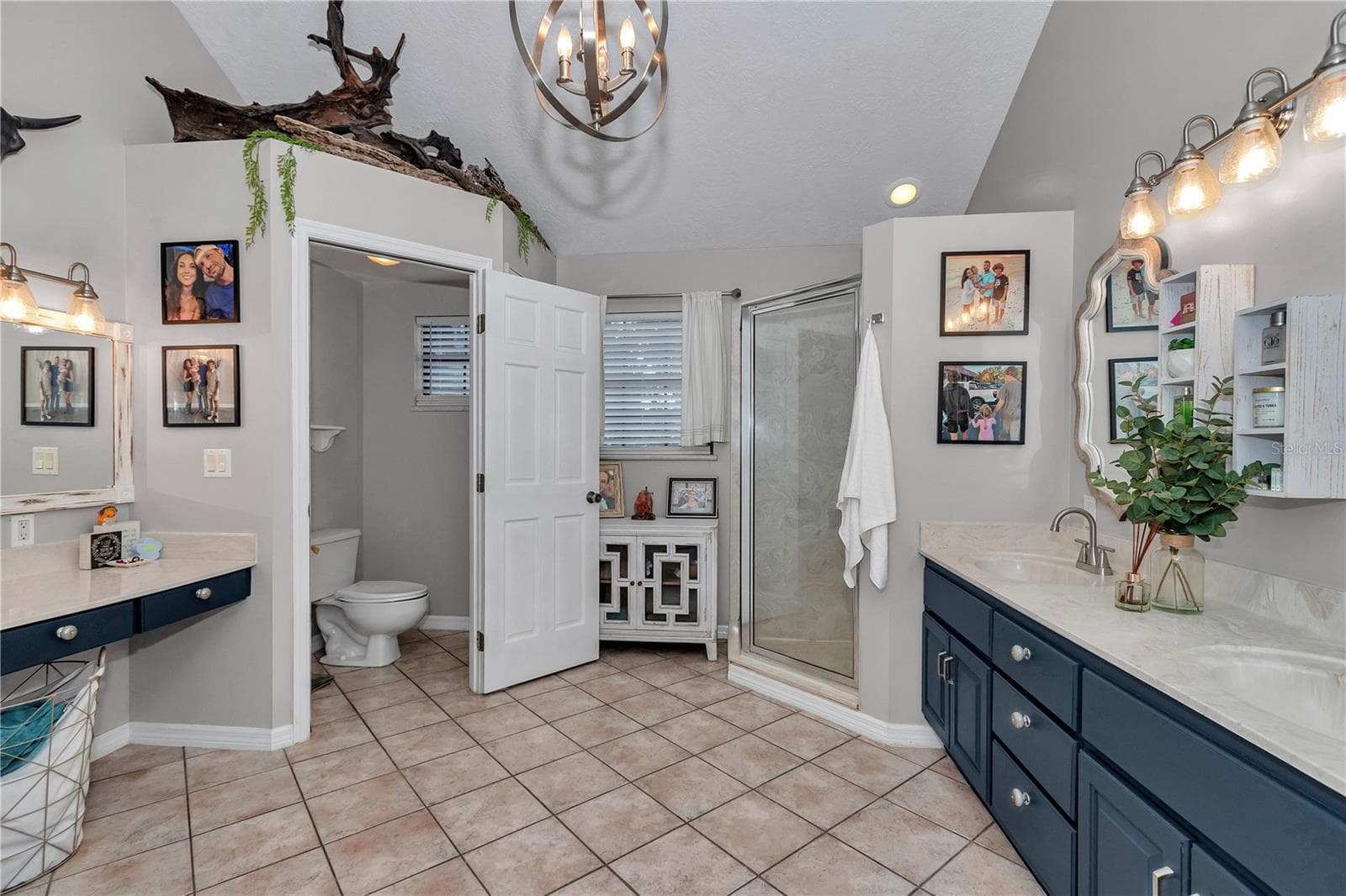 Primary Bathroom (2nd floor) - 538 SW 45TH ST, OCALA
